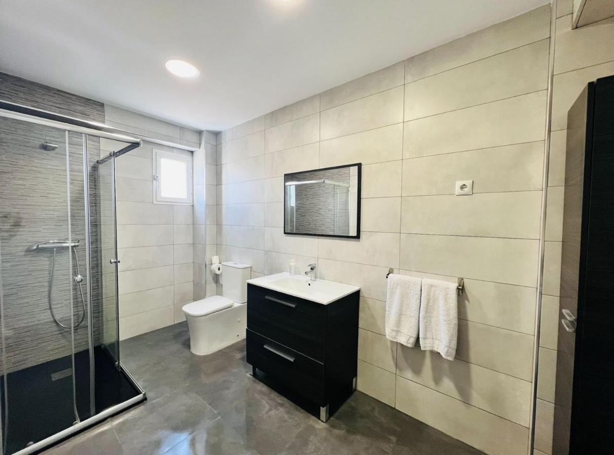 Holidays2malaga 2 Bedroom Armengual De La Mota Close Shopping Center Apartment Málaga
